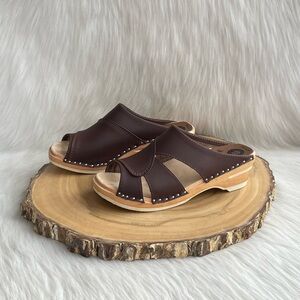 LIKE NEW Troentorp Mariah leather clogs